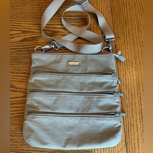 Baggallini 3 Front Zip Pocket Tan/Taupe Crossbody Bag with Light Blue Lining
